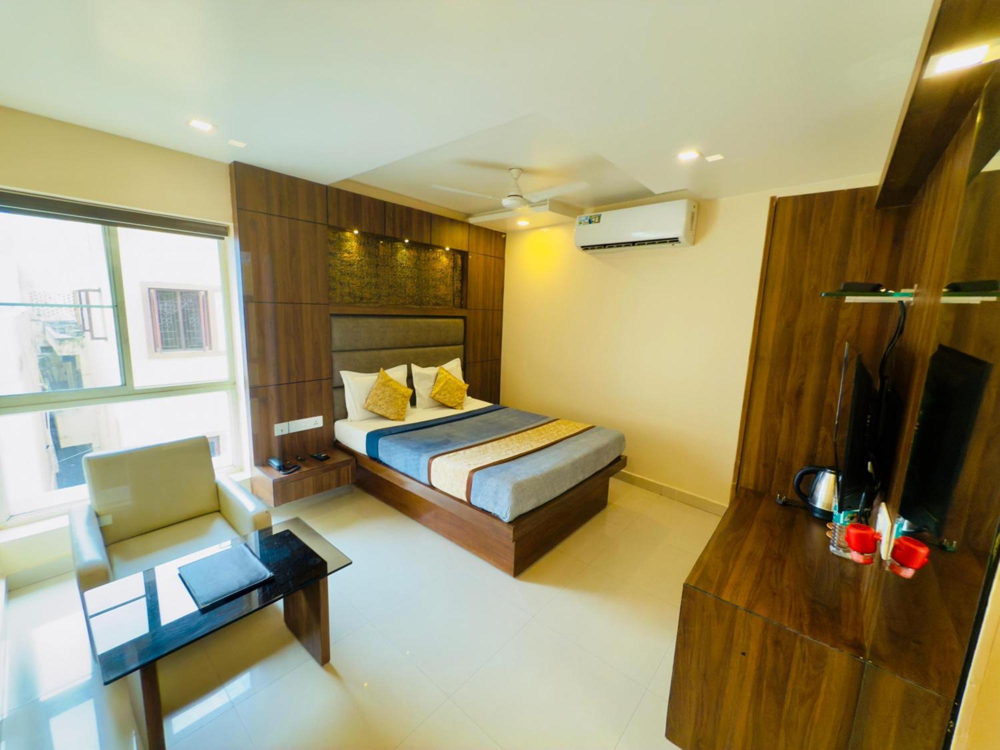 The Hydel Park - Business Class Hotel - Near Central Railway Station Chennai Bagian luar foto